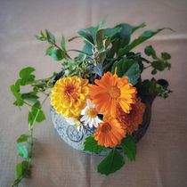 Mi proyecto del curso: Diseño de arreglos con flores de temporada. Design de interiores, Paisagismo, Decoração de interiores, DIY, e Design floral e vegetal projeto de emiribera - 05.06.2023