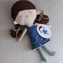 Mi proyecto del curso: Muñecos de tela: diseño, costura y creación de contenido. Un projet de Artisanat, Conception de jouets, Réseaux sociaux, Photographie smartphone, Photographie de produits, Photographie pour Instagram , et Confection de patrons et vêtements de porto00 - 05.06.2023