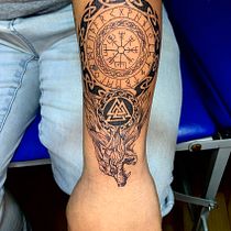 Mi proyecto del curso: Tatuaje fine line: la sutileza de la línea. Traditional illustration, Drawing, and Tattoo Design project by Felipe Tapia - 06.06.2023