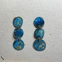 Mi proyecto del curso: Joyería en metal pintada a mano con pátinas y pigmentos . Design de acessórios, Artesanato, Design de joias, Design de moda, DIY, e Pintura decorativa projeto de Rosa Alonso - 07.06.2023