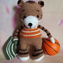 Mi proyecto del curso: Diseño de amigurumis: crea personajes de crochet. Arts, Crafts, Fiber Arts, Art To, s, Creating with Kids, Crochet, and Amigurumi project by marilola - 06.07.2023