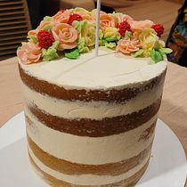 Mi proyecto del curso: Flores de crema de mantequilla para cake design. Design, and DIY project by deborahdutria - 06.18.2023