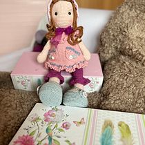 Mi proyecto del curso: Muñeca Lily Ann Elaboración de muñecas amigurumi románticas Ein Projekt aus dem Bereich H, werk, Spielzeugdesign, Weben, Crochet, Amigurumi und Textildesign von Sandra Estrada Garrido - 18.06.2023