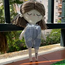 Mi proyecto del curso: Muñecos de tela: diseño, costura y creación de contenido. Un projet de Artisanat, Conception de jouets, Réseaux sociaux, Photographie smartphone, Photographie de produits, Couture, Photographie pour Instagram , et Confection de patrons et vêtements de catazambranos88 - 19.06.2023