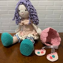 Mi proyecto del curso: Elaboración de muñecas amigurumi románticas Ein Projekt aus dem Bereich H, werk, Spielzeugdesign, Weben, Crochet, Amigurumi und Textildesign von ely_adriasola - 19.06.2023