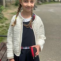 My project for course: Top-Down: One-Piece Crocheted Garments. Fashion Design, Fiber Arts, DIY, Crochet, and Textile Design project by Aniela Molcsan - 06.22.2023