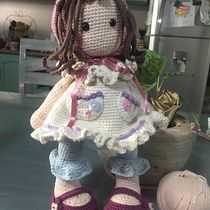 Mi proyecto del curso: Elaboración de muñecas amigurumi románticas Ein Projekt aus dem Bereich H, werk, Spielzeugdesign, Weben, Crochet, Amigurumi und Textildesign von Liliana Meza Duran - 24.06.2023