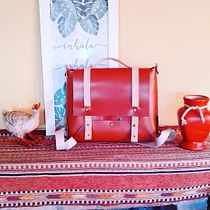 Mi proyecto del curso: Creación de bolsos de cuero artesanales para principiantes. Design, Accessor, Design, Arts, Crafts, and Sewing project by Silvia Fernandez - 06.24.2023