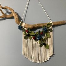 My project for course: 3D Macramé for Botanical Wall Hanging Ein Projekt aus dem Bereich H, werk, Innenarchitektur, Weben, Makramee und Textildesign von Deborah Silkey - 26.06.2023
