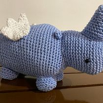 My project for course: Amigurumi Design and Creation. Un projet de Artisanat, Conception de jouets, Art textile, DIY, Crochet, Amigurumi , et Design textile de rebecatoraya - 26.06.2023