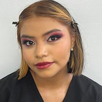 Mi proyecto del curso: Introducción a las técnicas profesionales de maquillaje. Projekt z dziedziny Kino, film i telewizja,  Manager art, st, czn, Projektowanie mod i  Fotografia mod użytkownika Lucía Otzoy - 27.06.2023