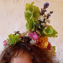 Il mio progetto del corso: Acconciatura floreale: crea il tuo accessorio di fiori. Accessor, Design, Fashion Design, DIY, Floral, and Plant Design project by Claudia Ardigò - 06.30.2023