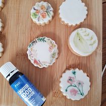 Mon projet du cours : Art culinaire : techniques d'aquarelle pour biscuits illustrés. Traditional illustration project by marie.serroux - 06.30.2023