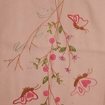 Meu projeto do curso: Técnicas básicas de bordado: pontos, composições e escalas cromáticas. Un projet de Création d'accessoires, Création de costumes, Broderie, Théorie des couleurs , et Design textile de CLAUDINEIA gASPAR DE SOUZA - 30.06.2023