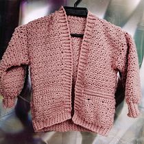 Mi proyecto del curso: Crochet: diseña y teje prendas de estilo romántico. Design de moda, Tecido, DIY, Crochê, e Design têxtil projeto de Jonattan Lopez - 30.06.2023