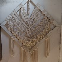 Meu projeto do curso: Introdução à tapeçaria em macramê. Un progetto di Design di accessori, Artigianato, Fiber Art, Macramè e Textile Design di laetelaine - 01.07.2023
