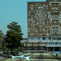 Biblioteca Central. Photograph, Photo Retouching, Digital Photograph, Photographic Composition, and Color Theor project by Mario Alberto Valencia Medina - 07.02.2023