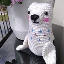 Mój projekt z kursu: Szydełko: twórz, przerabiaj i ozdabiaj amigurumis. Arts, Crafts, To, Design, Fiber Arts, DIY, Crochet, Amigurumi, and Textile Design project by ewelinarog - 07.02.2023
