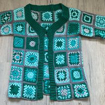 Mein Abschlussprojekt für den Kurs: Granny-Squares: Häkle deinen Pullover. Fashion Design, Fiber Arts, DIY, Crochet, and Textile Design project by kn4qdwvnxw - 07.02.2023