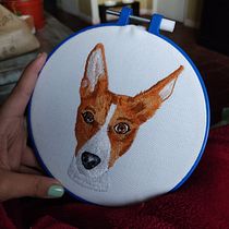Mi Proyecto: Retratos bordados de mascotas: HORUS . Embroider, Naturalistic Illustration, and Textile Design project by Romina Caneo - 06.30.2023