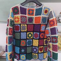 Il mio progetto del corso: Quadrati all'uncinetto: crea un maglione tutto tuo. Fashion Design, Fiber Arts, DIY, Crochet, and Textile Design project by dbussi - 07.04.2023
