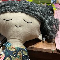 Meu projeto do curso: Bonecas de pano: design, costura e criação de conteúdo. Un projet de Artisanat, Conception de jouets, Réseaux sociaux, Photographie smartphone, Photographie de produits, Couture, Photographie pour Instagram , et Confection de patrons et vêtements de Adalene Ritter - 06.07.2023