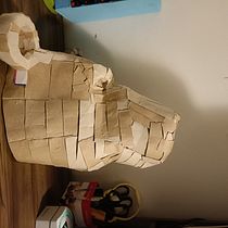 Mi proyecto del curso: Esculturas de cartón para principiantes. Character Design, Arts, Crafts, Fine Arts, and Sculpture project by ap3xdrrcty3_1 - 07.07.2023