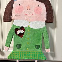 My project for course: Paper Mache for Beginners: Sculpt a Colorful Character. Traditional illustration, Character Design, To, Design, Art To, s, and Creating with Kids project by sarahdillane - 07.07.2023