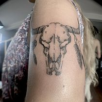 Meu projeto do curso: Tatuagem fine line: a sutileza da linha. Traditional illustration, Drawing, and Tattoo Design project by Ana Cláudia - 07.10.2023