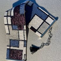 My project for course: Beaded Jewelry Design: Weave Elegant Patterns. Un proyecto de Diseño de complementos, Artesanía, Diseño de jo, as y Tejido de Philippa Stableforth - 13.07.2023