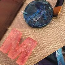 Mi proyecto del curso: Técnicas decorativas y color aplicado a la resina. Un projet de Création d'accessoires, Artisanat, Design, Fabrication de mobilier, Design d'intérieur, Conception de produits, DIY , et Théorie des couleurs de Marta Castillo Francia - 13.07.2023