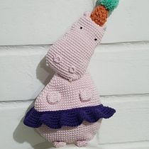 Mi proyecto del curso: Amigurumis: diseña y crea personajes en 2D. Accessor, Design, Arts, Crafts, Fiber Arts, Crochet, and Textile Design project by Andrea Sabando Menares - 07.15.2023
