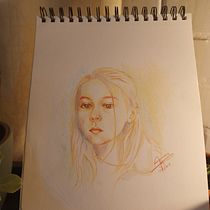 Mi proyecto del curso: Dibujo de retratos llamativos con lápices de colores. Drawing, Portrait Drawing, Sketchbook, and Colored Pencil Drawing project by Hans Pino - 07.14.2023
