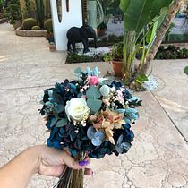 Mi proyecto del curso: Creación de ramos de flores desde cero. Interior Design, L, scape Architecture, Decoration, DIY, Floral, and Plant Design project by marilo91_alegria - 07.17.2023