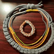 My project for course: Rope Jewelry for Beginners: Make Your Own Necklaces. Un progetto di Artigianato, Design di gioielli, Macramè e Textile Design di Līga Šveca - 09.07.2023