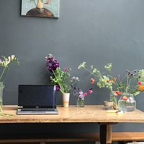 My project for course: Floral Arrangement Design with Seasonal Blooms. Design de interiores, Paisagismo, Decoração de interiores, DIY, e Design floral e vegetal projeto de Rosie - 19.07.2023