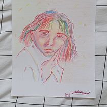 Mon projet du cours : Dessin de portraits expressifs aux crayons de couleur . Drawing, Portrait Drawing, Sketchbook, and Colored Pencil Drawing project by Matilde Briard - 07.20.2023