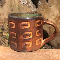 My project for course: Stamp Making for Textured Pottery. Arts, Crafts, Fine Arts, Decoration, Ceramics, and DIY project by Paula Weiss - 07.21.2023