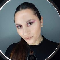 Mi proyecto del curso: Maquillaje profesional para sesiones de fotos. Film, Video, TV, Art Direction, Fashion Design, Fashion Photograph, and Portrait Photograph project by Andrea Rodríguez Gil - 07.31.2023