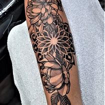 Mi proyecto del curso: Tatuaje botánico con puntillismo. Ilustração tradicional, Desenho de tatuagens e Ilustração botânica projeto de Tito Aguilar - 24.07.2023