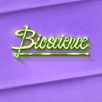 Mon projet du cours : Création de lettres en 3D avec un effet chromé sur Procreate. Un projet de T, pographie, Design t , et pographique de Charlyne Marchand - 26.07.2023