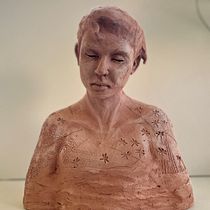 Mein Abschlussprojekt für den Kurs: Einführung in das Töpfern von figurativen Skulpturen. Fine Arts, and Sculpture project by Gabi Frieß - 07.27.2023