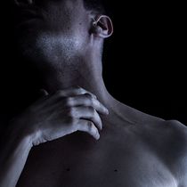 My project for course: Artistic Portrait Photography: Exploring Body Language. Portrait Photograph, Lifest, and le Photograph project by Alejandro Vega - 07.28.2023