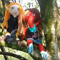 Mi proyecto del curso: Elfas en el bosque. Un projet de Artisanat, Conception de jouets, Réseaux sociaux, Photographie smartphone, Photographie de produits, Couture, Photographie pour Instagram , et Confection de patrons et vêtements de yennysanc - 29.07.2023