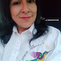 Corazón delator, mi proyecto del curso: Bordado creativo: revolución a puntadas: . Un projet de Créativité, Broderie , et Design textile de alexandraangelortega - 16.08.2023
