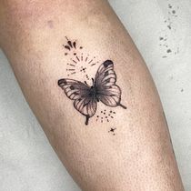 Meu projeto do curso: Tatuagem fine line: a sutileza da linha. Un projet de Illustration traditionnelle, Dessin , et Conception de tatouage de Paola Felintro da Silva - 30.07.2023