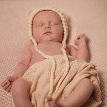 My project for course: Newborn Photography 101: Capture Their First Moments . Portrait Photograph, Digital Photograph, and Fine-Art Photograph project by louise_mccabe - 06.22.2023