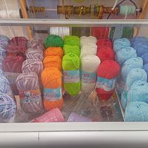 Mi proyecto del curso: Amigurumis: personas tejidas a crochet. Arts, Crafts, To, Design, Fiber Arts, Crochet, Amigurumi, and Textile Design project by Andrea Valencia - 08.03.2023
