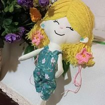 Mi proyecto del curso: Muñecos de tela: diseño, costura y creación de contenido. Un projet de Artisanat, Conception de jouets, Réseaux sociaux, Photographie smartphone, Photographie de produits, Couture, Photographie pour Instagram , et Confection de patrons et vêtements de Michol Silva Rudillo - 02.08.2023