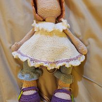 Mi proyecto del curso: Elaboración de muñecas amigurumi románticas. Un proyecto de Artesanía, Diseño de juguetes, Tejido, Crochet, Amigurumi y Diseño textil de Bernardita Andrea Gárate Rojas - 07.08.2023